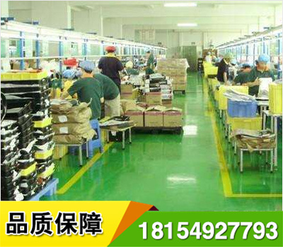 車間倉庫、劃線施工不用噴涂機械,熱熔機械,地面涂膠后直接粘貼,立即可以通車,野外施工簡便,經(jīng)久耐用,標線邊緣整齊,作圖剪字方便,長期使用之平均造價低于所有標線漆價格.高速路一